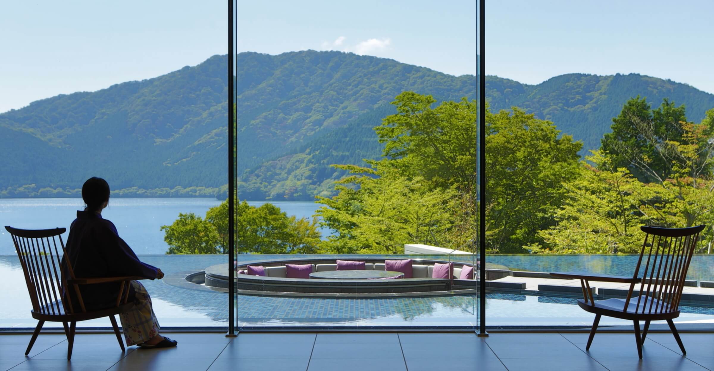 箱根・芦ノ湖 はなをり — 箱根町元箱根・芦ノ湖畔 · 和洋室主体のリゾートホテル外観