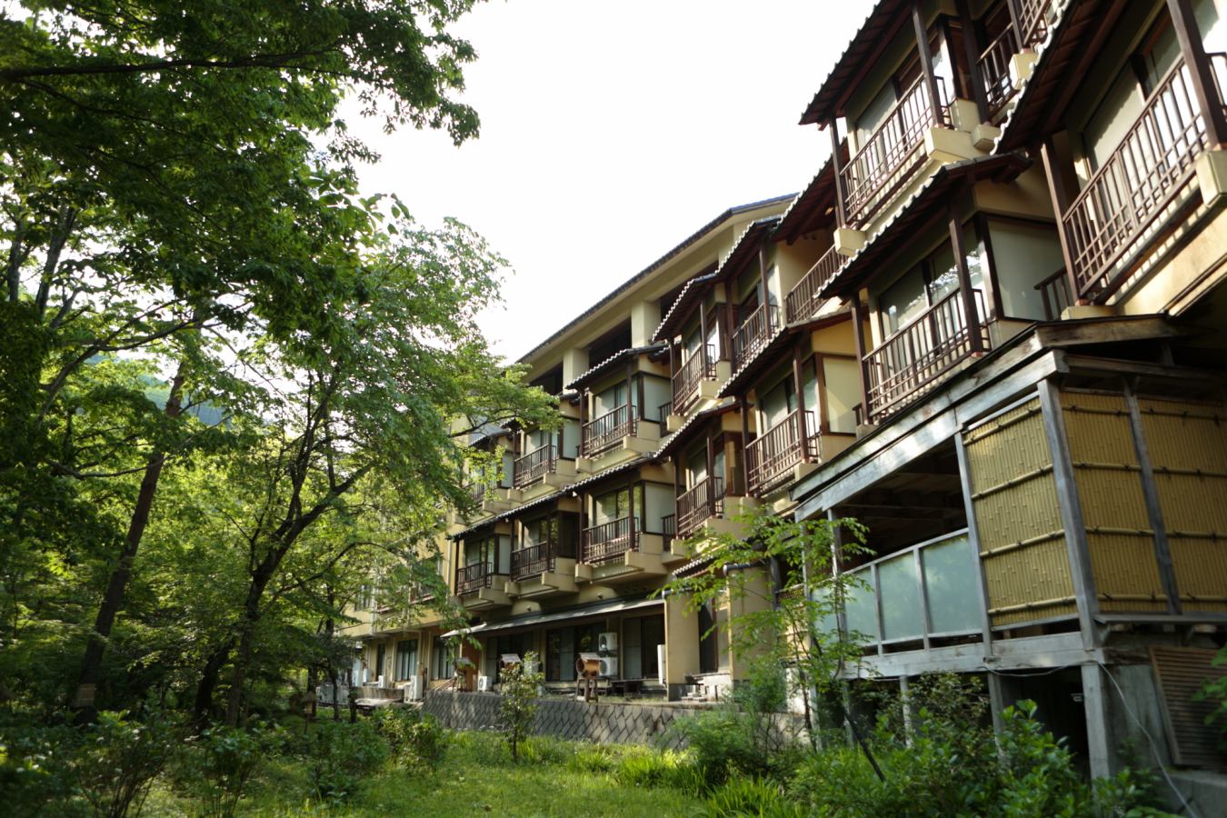 金盛館せゝらぎ — 群馬・谷川温泉 · 谷川岳の麓に建つ大正創業の老舗温泉旅館