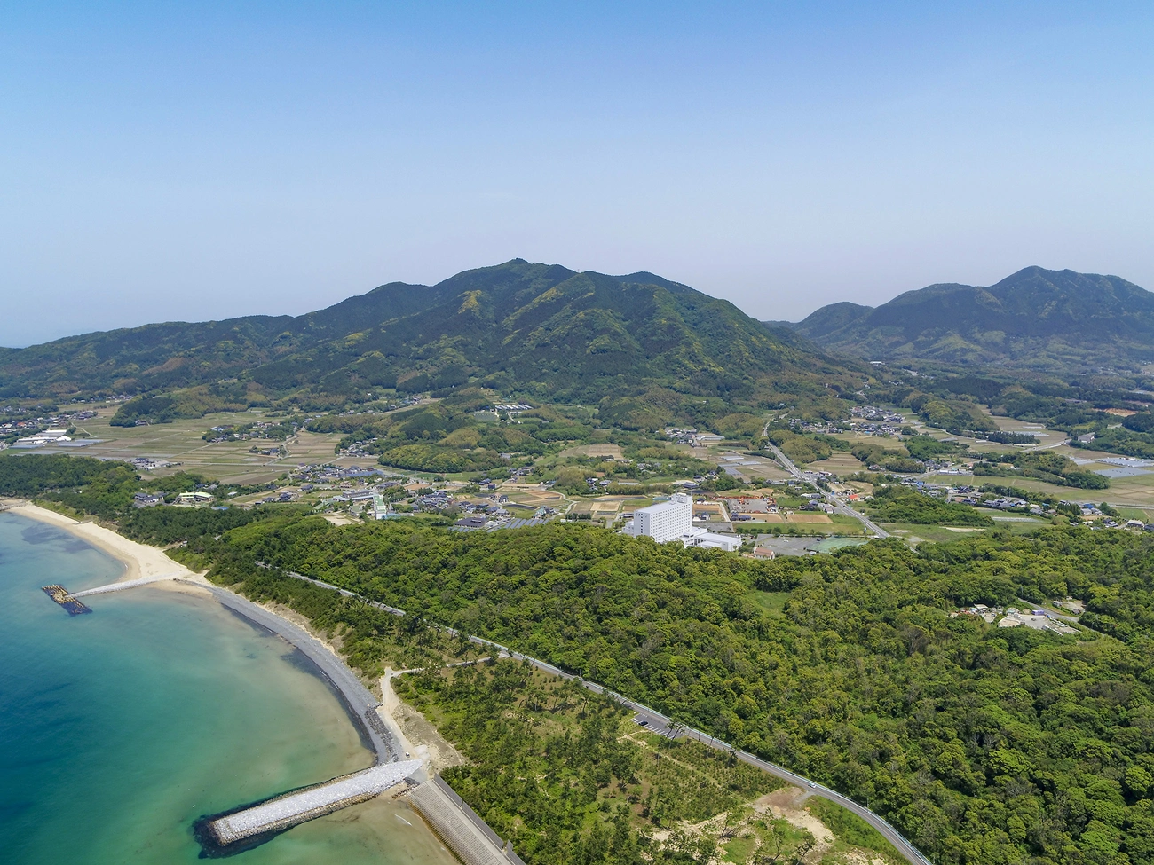 メルキュール福岡宗像リゾート＆スパ — 福岡・宗像市 · 291室の海辺リゾート、Locavoreの朝食ビュッフェ