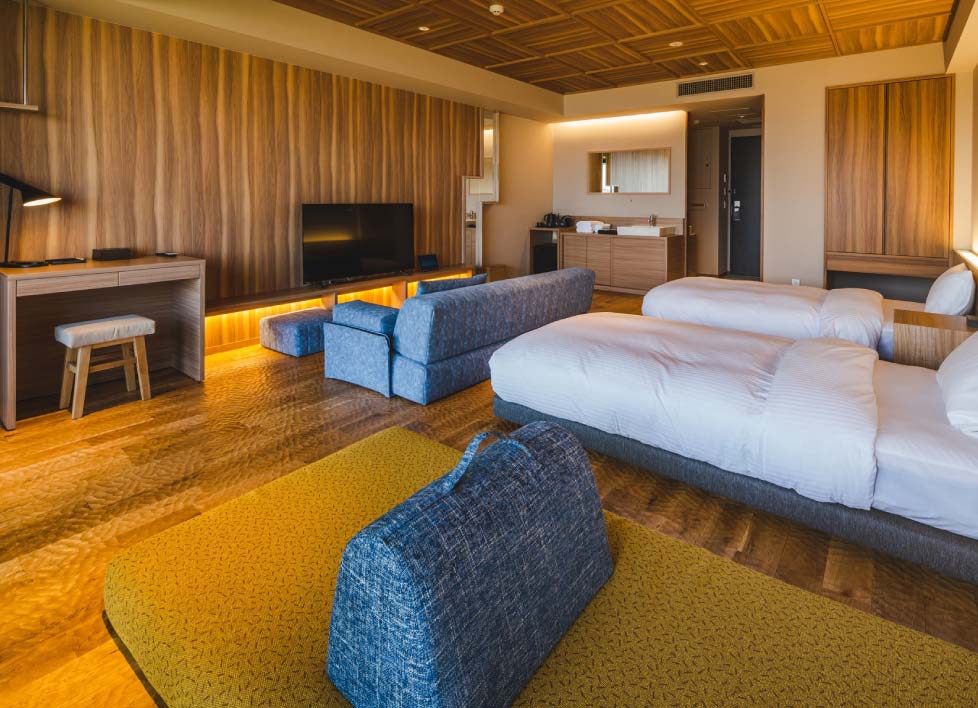 UNO HOTEL — 岡山県玉野市宇野港 · 2021年開業、フェリー乗り場徒歩3分、56室の中規模アート併設ホテル