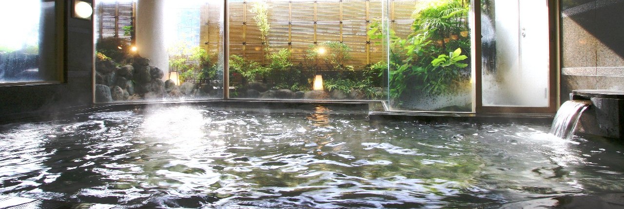 月の栖 熱海聚楽ホテル — 熱海駅徒歩3分の温泉旅館・館内の様子