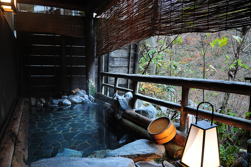 栃尾又温泉 自在館 — 新潟・魚沼 · 24時間開放のぬる湯ラジウム貸切風呂