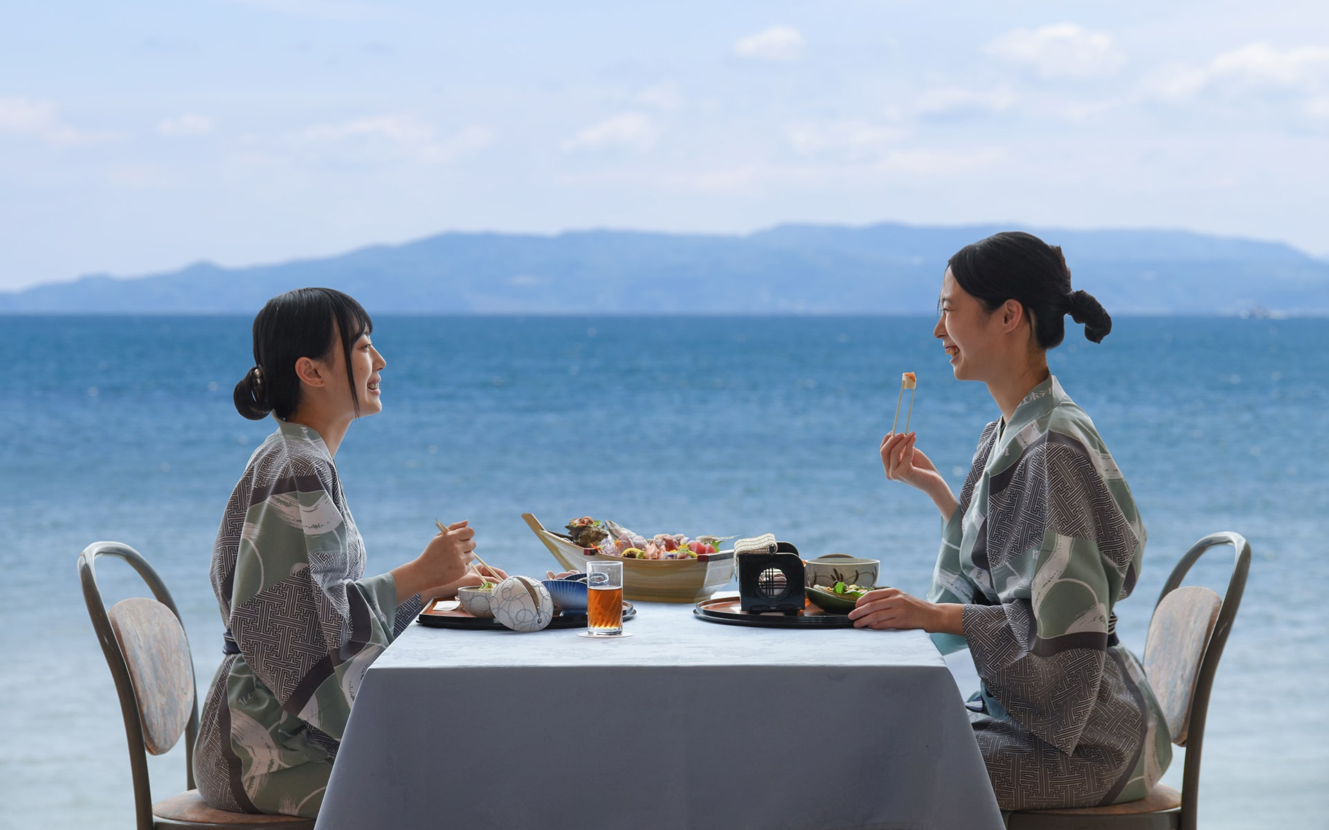 指宿海上ホテル — 鹿児島・指宿 天然砂むし風呂の海辺の宿
