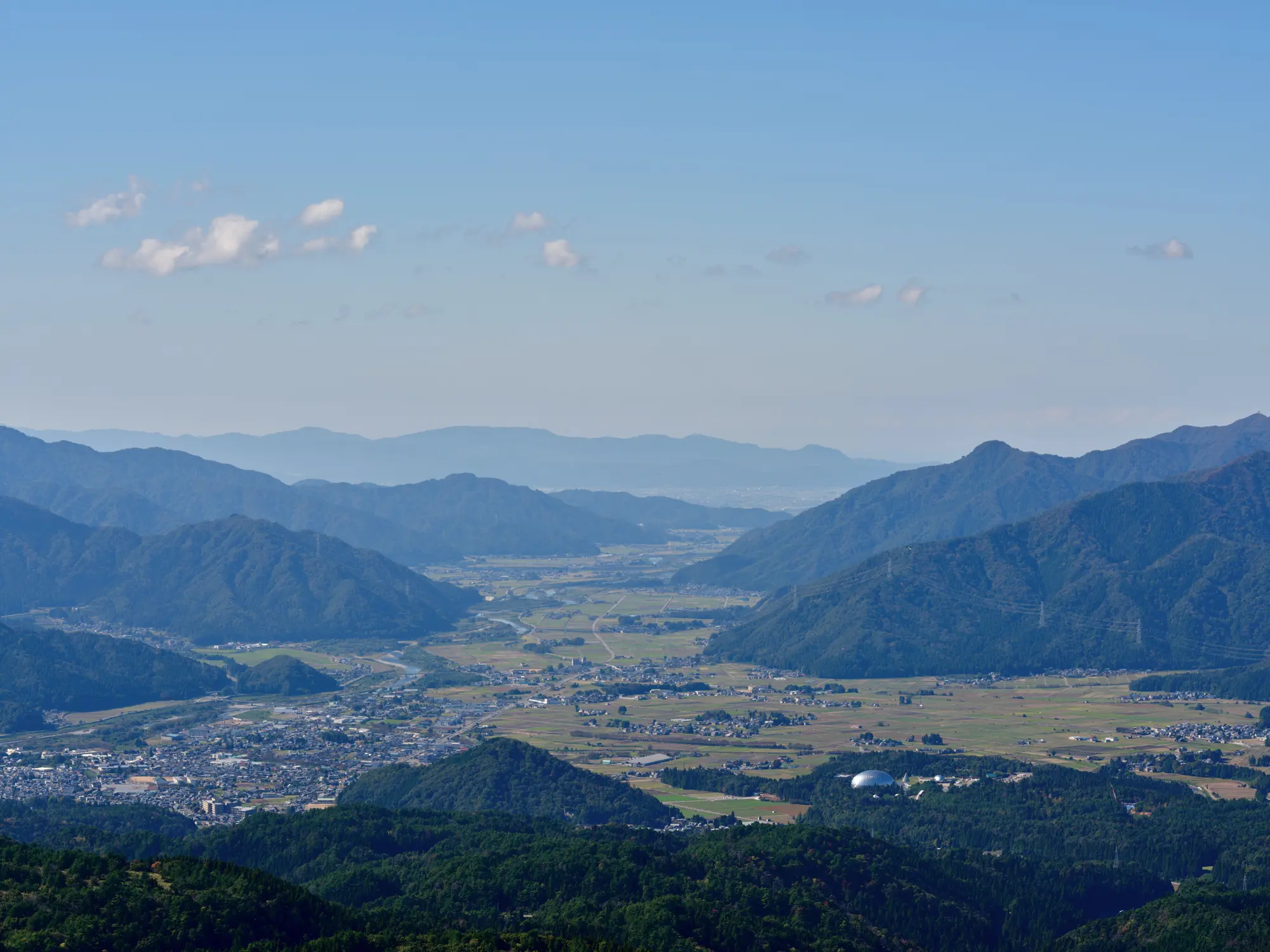ホテルハーヴェスト スキージャム勝山 — 福井・勝山 · ゲレンデフロントのリゾート外観