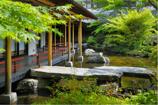 鬼怒川グランドホテル 夢の季 — 栃木・日光鬼怒川 · 100室、日本庭園を持つ和風旅館、夏休み連日キッズイベント