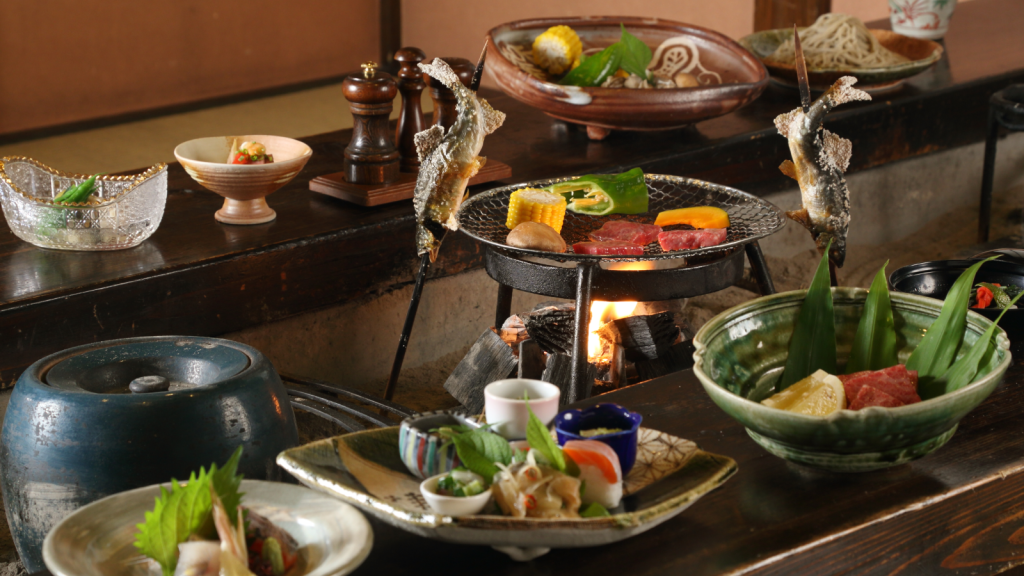 湯元すぎ嶋 郷土会席 — 板取川流域の鮎料理や飛騨牛、山菜など奥美濃の食材を囲炉裏端で味わう