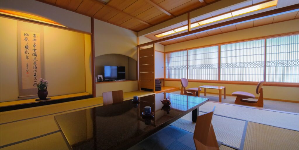 熱海温泉 古屋旅館 — 静岡・熱海市東海岸町 · 全26室、夕食は基本的に部屋食の老舗旅館の和室