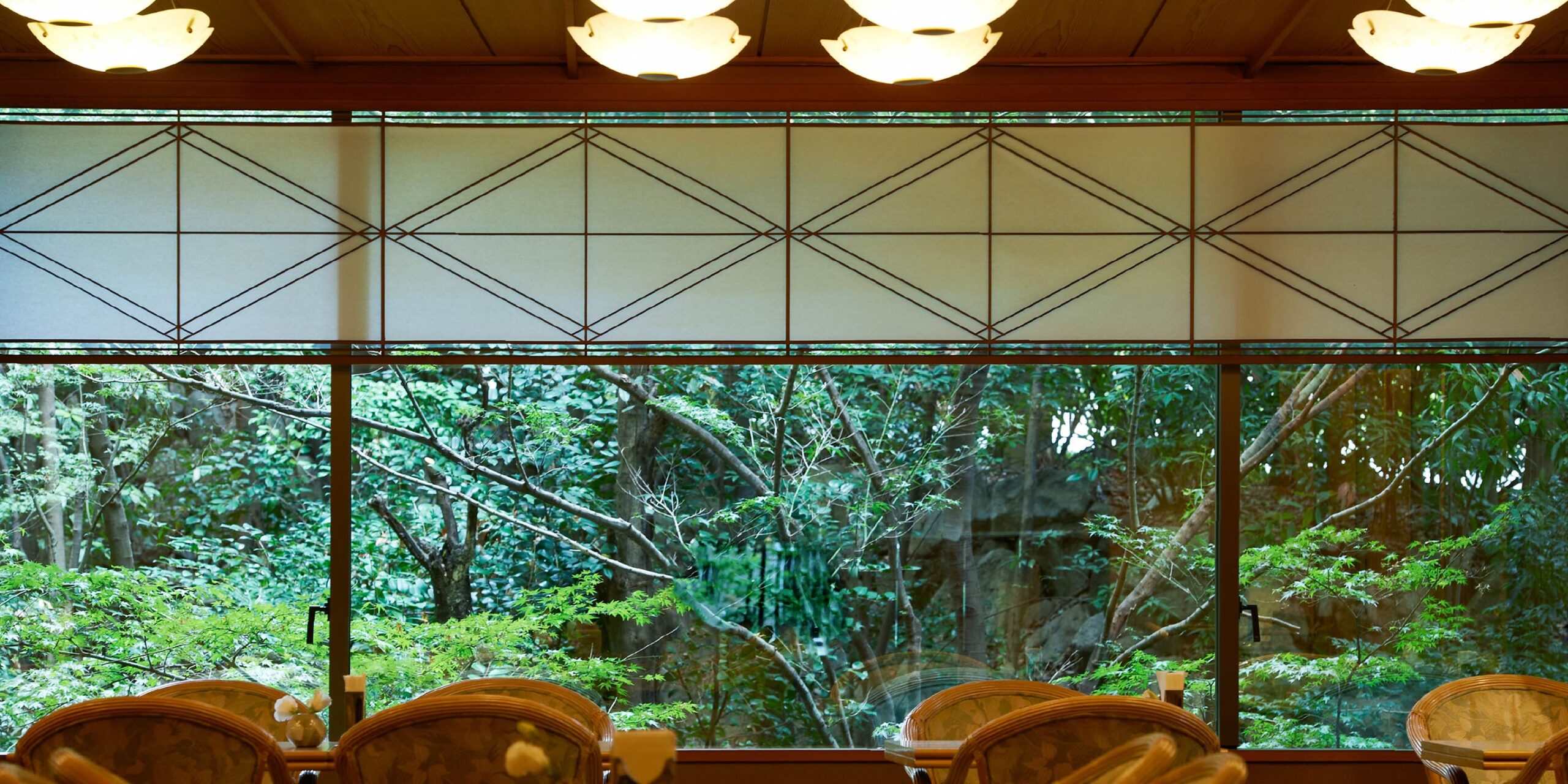 大和屋本店 — 松山・道後湯之町 · 駅前・10畳数寄屋和室 定員2〜5名