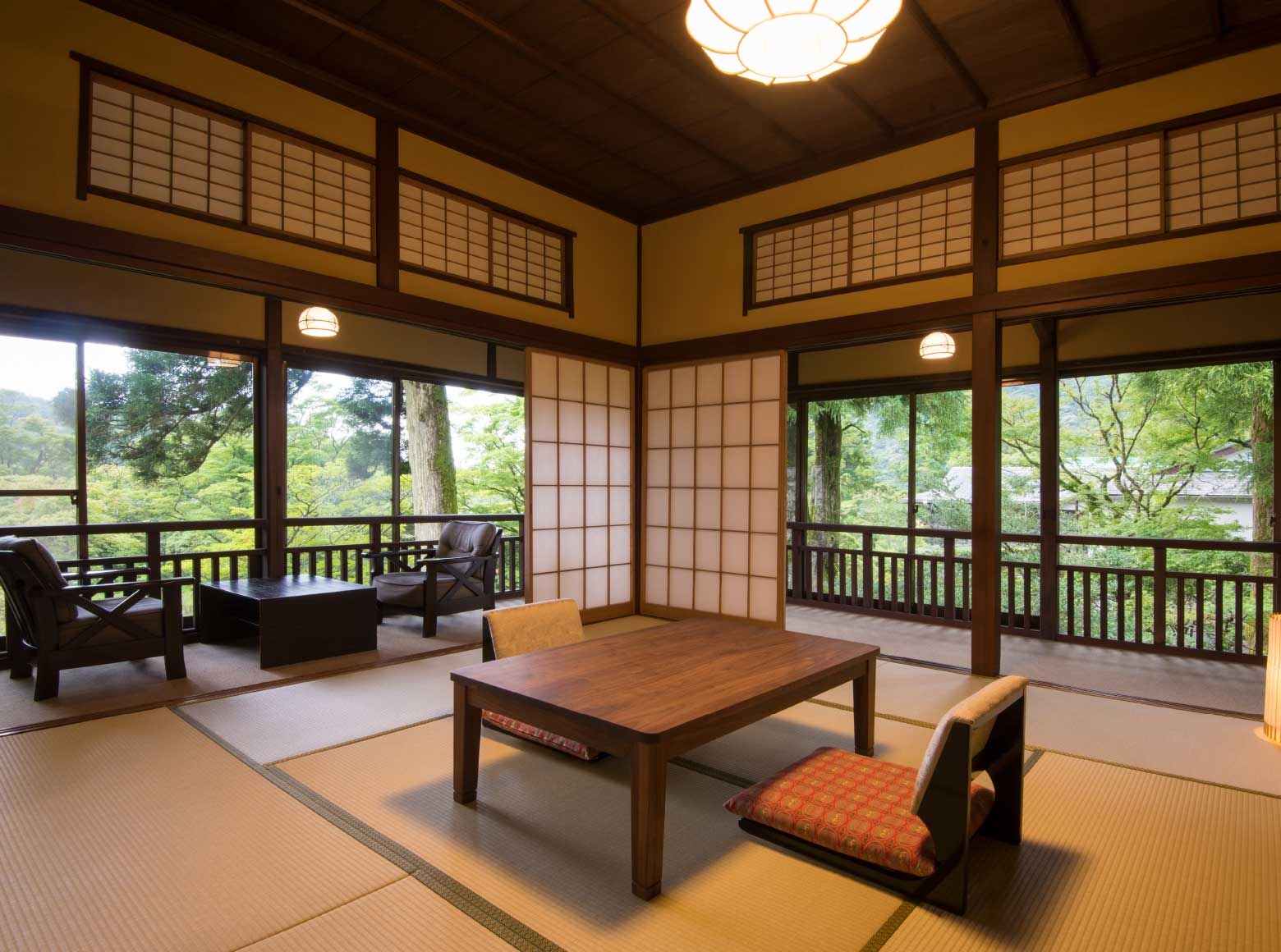 松坂屋本店 客室 — 5つの館・全21室、離れ・春風荘・芝蘭荘は定員4名で内風呂+露天風呂付き、家族4人で泊まりやすい構成