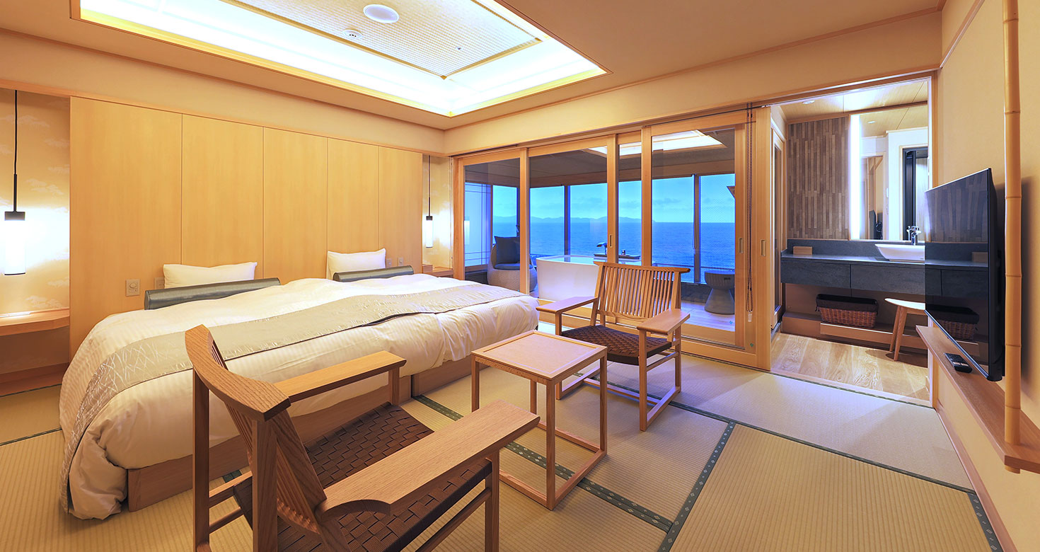皆生松月 — 鳥取県米子市・皆生温泉 · 日本海に面した19室の旅館、畳とベッドを組み合わせたモダン和室
