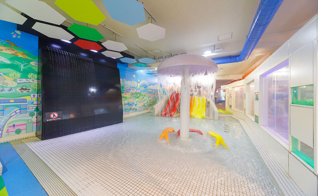 定山渓ビューホテル — 札幌市南区定山渓温泉 · 水深15cmの子ども専用プール「パルパル」とスライダー