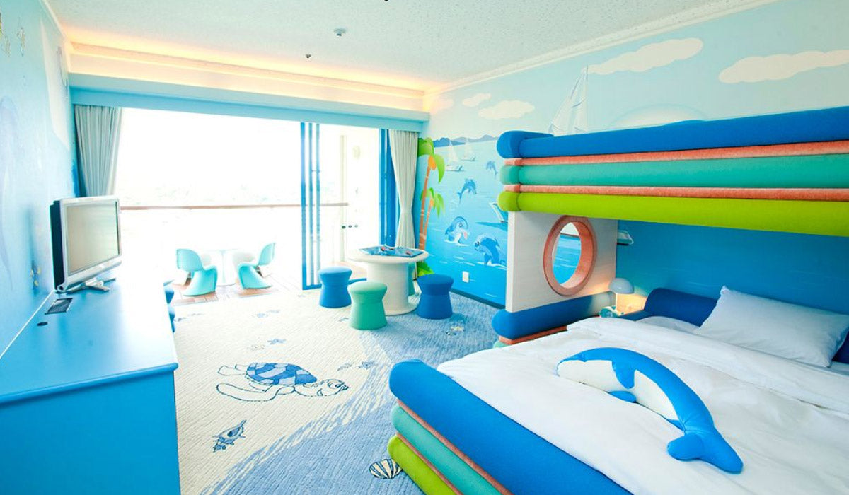 ルネッサンスリゾートオキナワ — フリッパーズ コネクティングの子ども部屋 · 海をテーマにした二段ベッド
