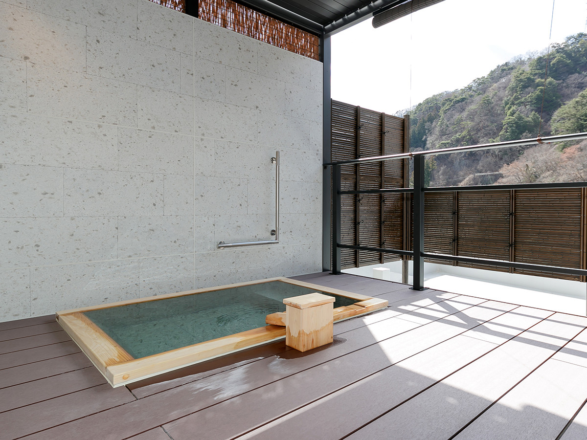 鬼怒川ロイヤルホテル — 日光市鬼怒川温泉 · 鬼怒川渓谷を望む貸切露天風呂、駅徒歩約10分のバイキング宿